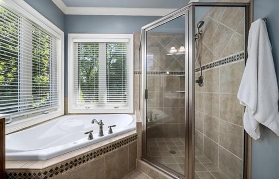 immagine anteprima Shower Door Aluminum Extrusions: Profall’s Solutions