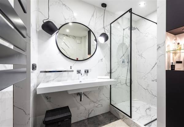Paroi de douche en aluminium
